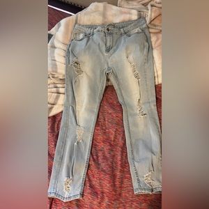 2 pairs of junior jeans